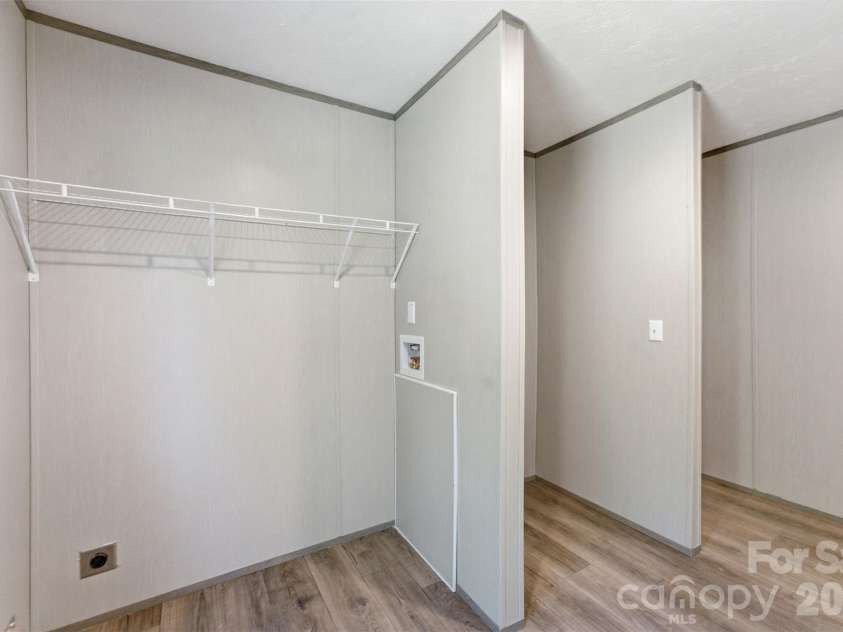 183 Louise Drive, Mooresville, NC 28115.  MLS# CAR4403448, YatesRealty ID 38128. 