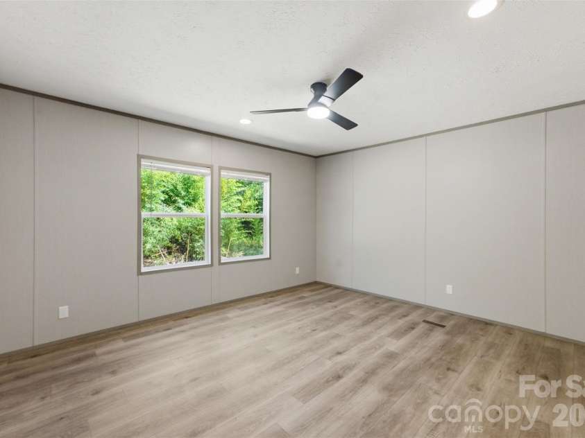183 Louise Drive, Mooresville, NC 28115.  MLS# CAR4403448, YatesRealty ID 38128. 