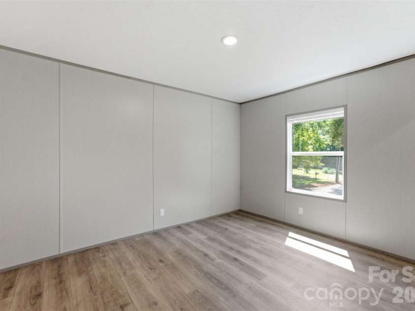 183 Louise Drive, Mooresville, NC 28115.  MLS# CAR4403448, YatesRealty ID 38128. 