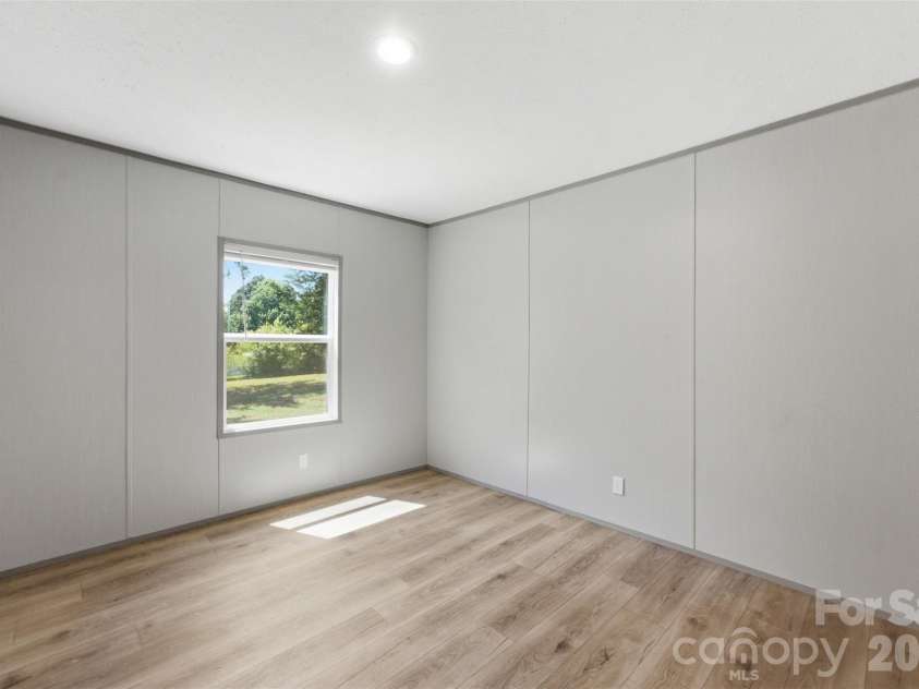 183 Louise Drive, Mooresville, NC 28115.  MLS# CAR4403448, YatesRealty ID 38128. 