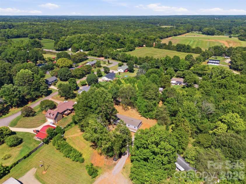 183 Louise Drive, Mooresville, NC 28115.  MLS# CAR4403448, YatesRealty ID 38128. 