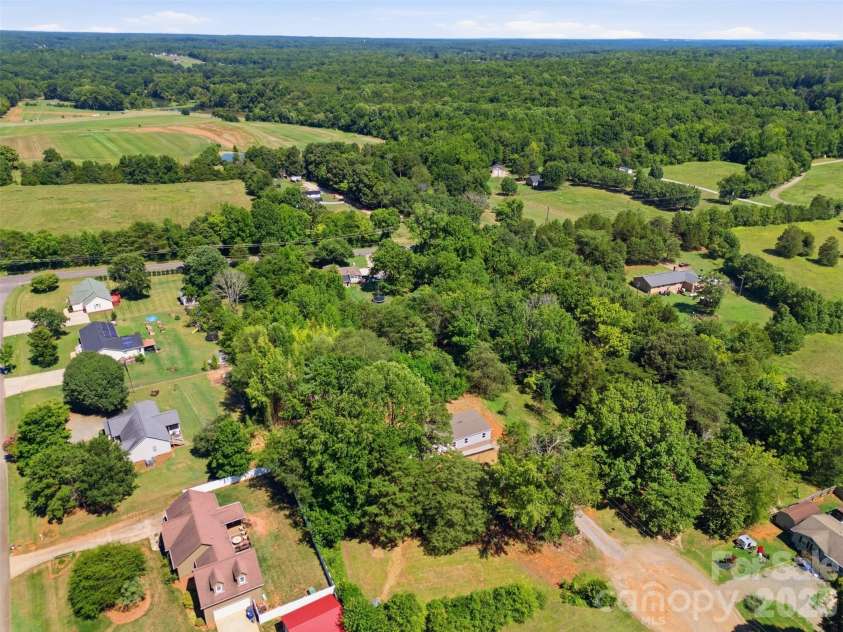 183 Louise Drive, Mooresville, NC 28115.  MLS# CAR4403448, YatesRealty ID 38128. 