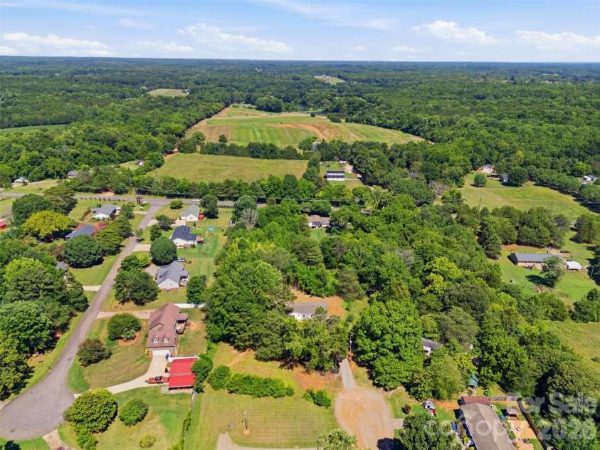 183 Louise Drive, Mooresville, NC 28115.  MLS# CAR4403448, YatesRealty ID 38128. 