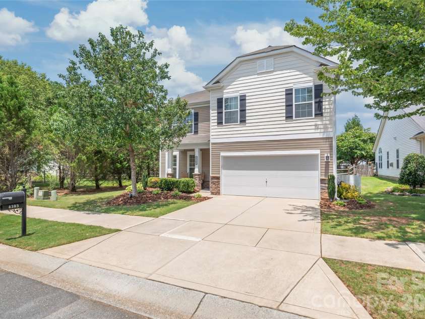 4303 Hampstead Heath Drive, Waxhaw, NC 28173.  MLS# CAR4402437, YatesRealty ID 38129. 