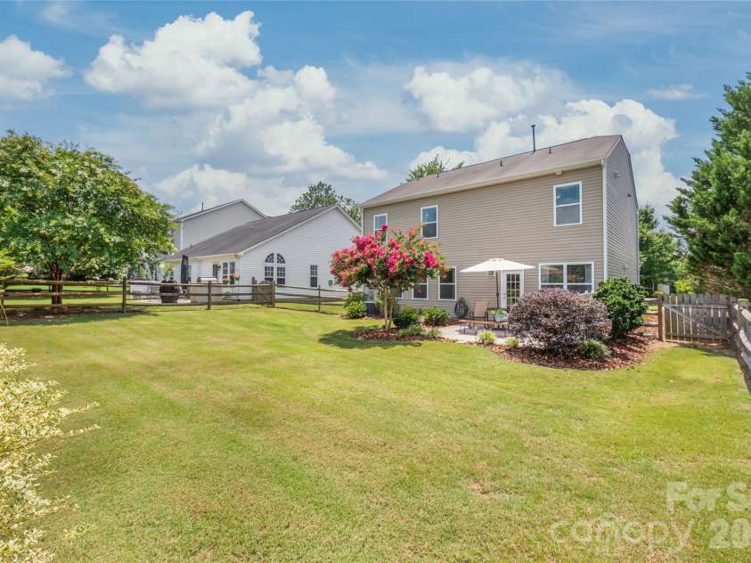 4303 Hampstead Heath Drive, Waxhaw, NC 28173.  MLS# CAR4402437, YatesRealty ID 38129. 