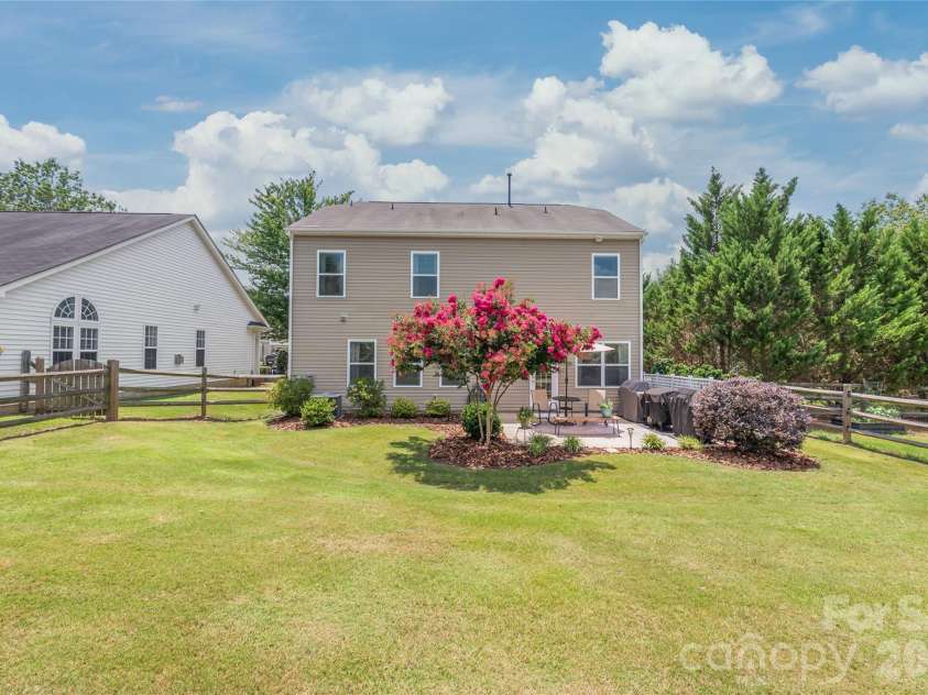 4303 Hampstead Heath Drive, Waxhaw, NC 28173.  MLS# CAR4402437, YatesRealty ID 38129. 