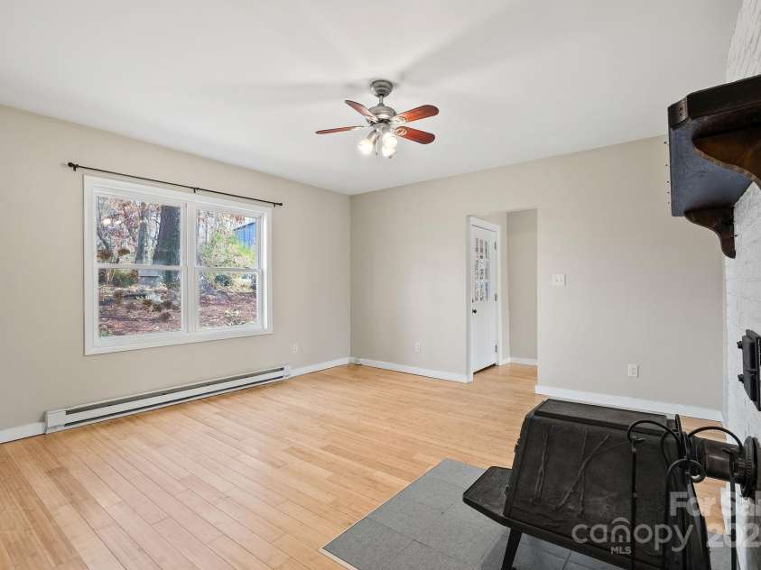 2 Worley Place, Asheville, NC 28806.  MLS# CAR4322493, YatesRealty ID 3813. 