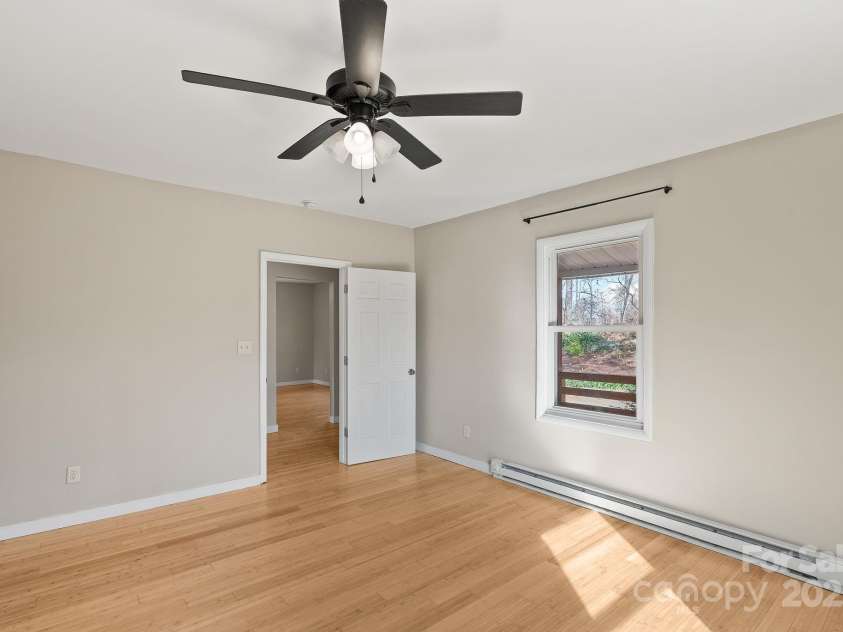 2 Worley Place, Asheville, NC 28806.  MLS# CAR4322493, YatesRealty ID 3813. 