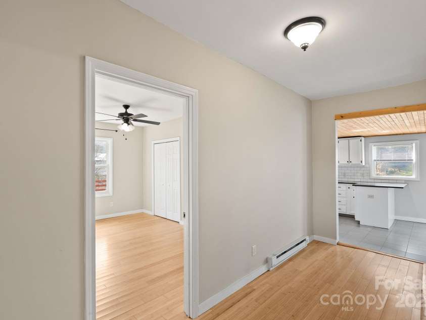 2 Worley Place, Asheville, NC 28806.  MLS# CAR4322493, YatesRealty ID 3813. 