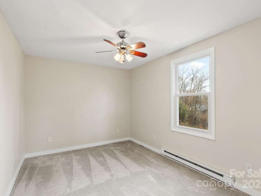 2 Worley Place, Asheville, NC 28806.  MLS# CAR4322493, YatesRealty ID 3813. 