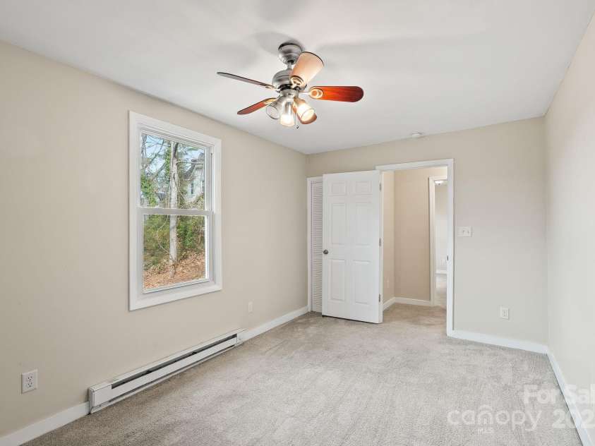 2 Worley Place, Asheville, NC 28806.  MLS# CAR4322493, YatesRealty ID 3813. 