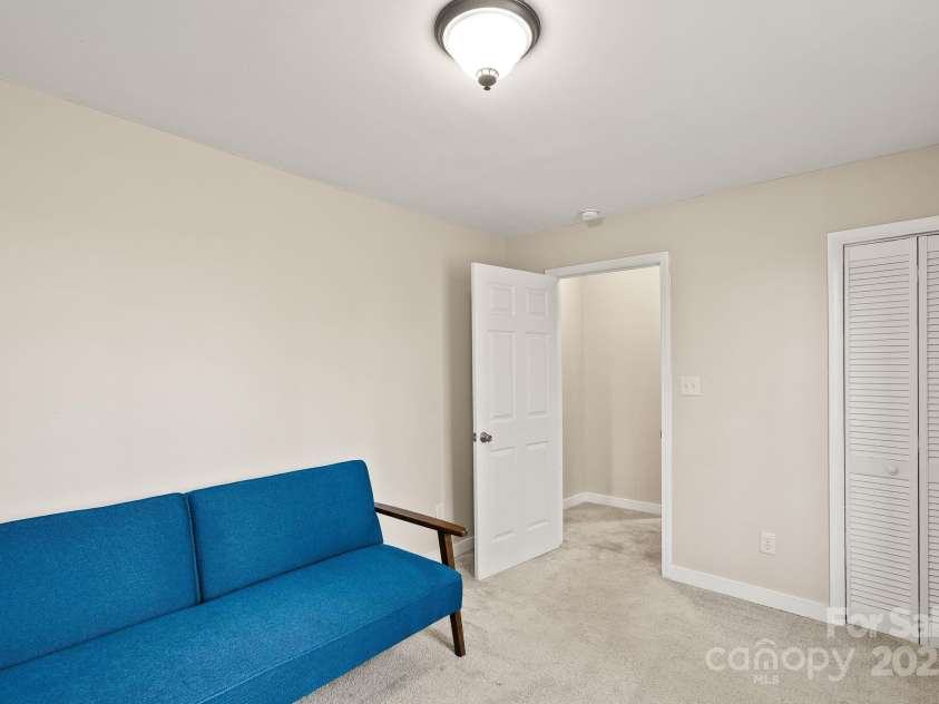 2 Worley Place, Asheville, NC 28806.  MLS# CAR4322493, YatesRealty ID 3813. 