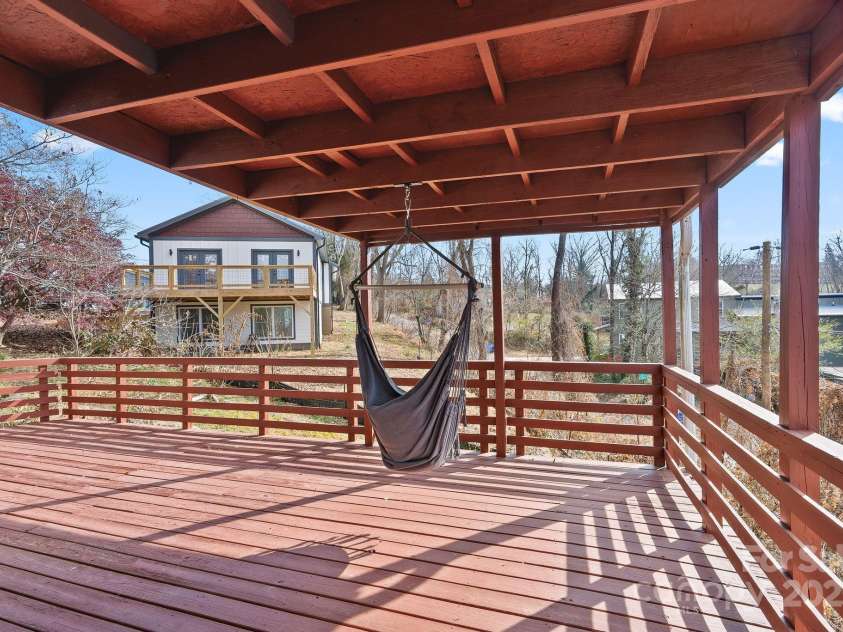 2 Worley Place, Asheville, NC 28806.  MLS# CAR4322493, YatesRealty ID 3813. 