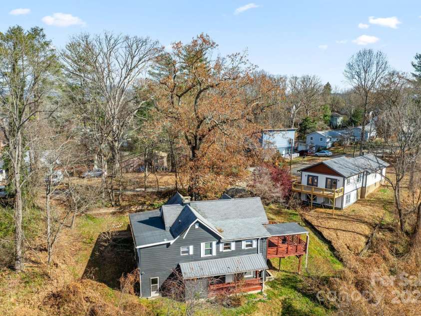 2 Worley Place, Asheville, NC 28806.  MLS# CAR4322493, YatesRealty ID 3813. 