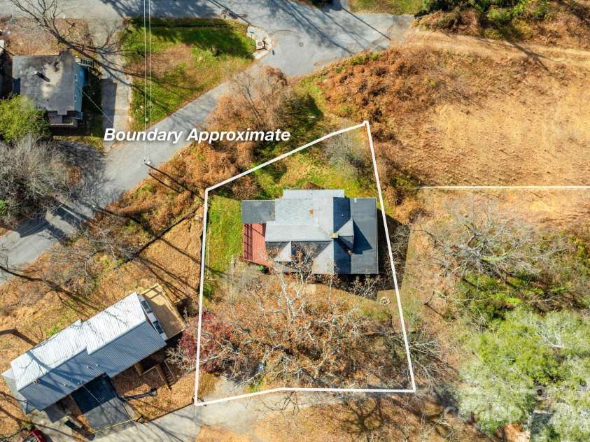 2 Worley Place, Asheville, NC 28806.  MLS# CAR4322493, YatesRealty ID 3813. 