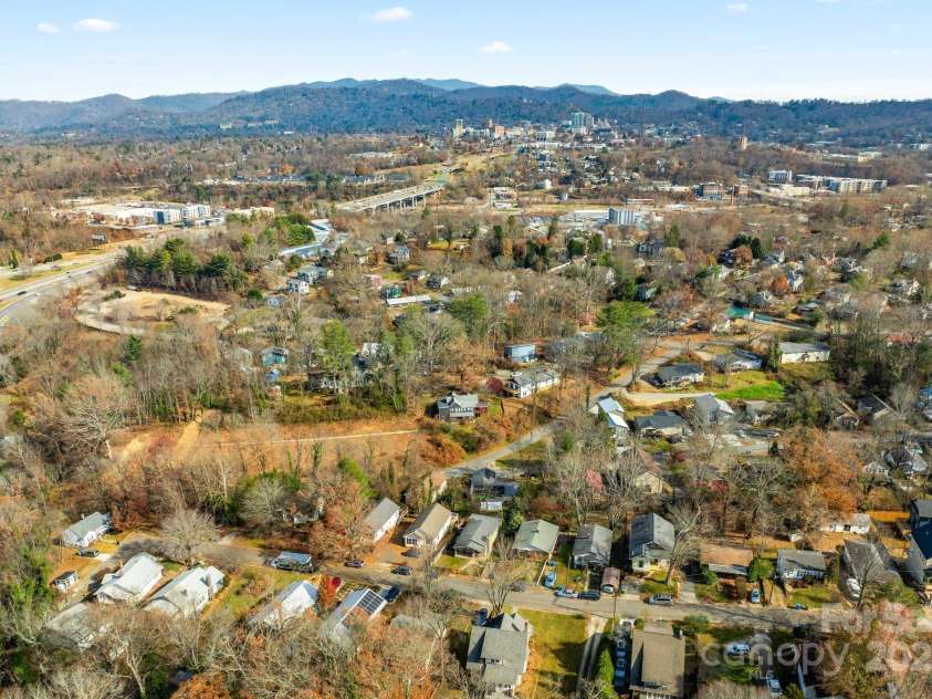 2 Worley Place, Asheville, NC 28806.  MLS# CAR4322493, YatesRealty ID 3813. 