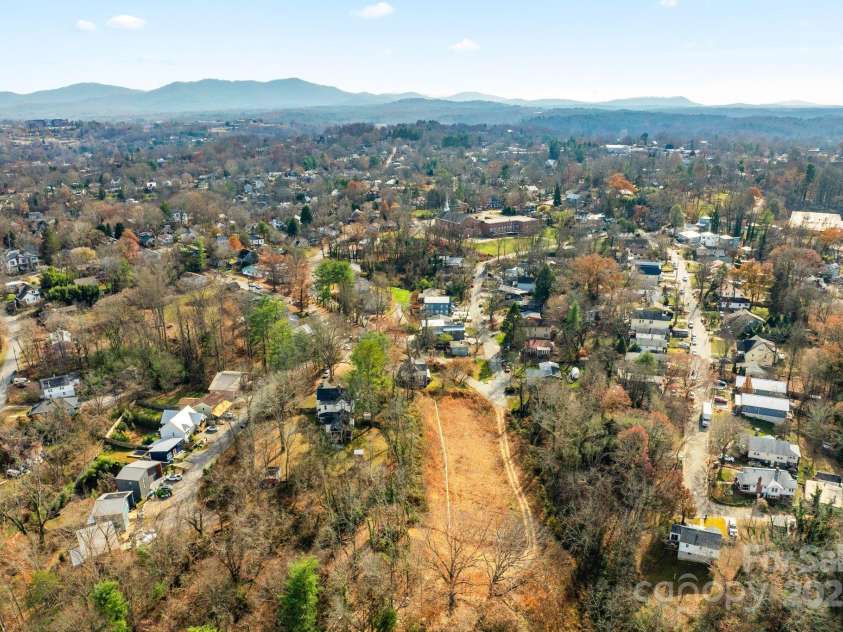2 Worley Place, Asheville, NC 28806.  MLS# CAR4322493, YatesRealty ID 3813. 