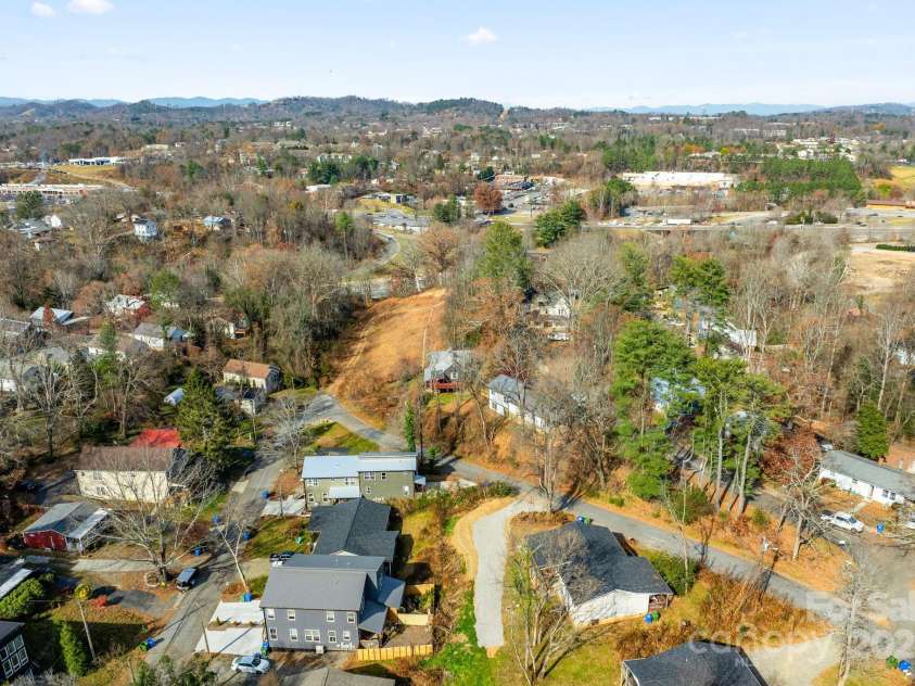 2 Worley Place, Asheville, NC 28806.  MLS# CAR4322493, YatesRealty ID 3813. 
