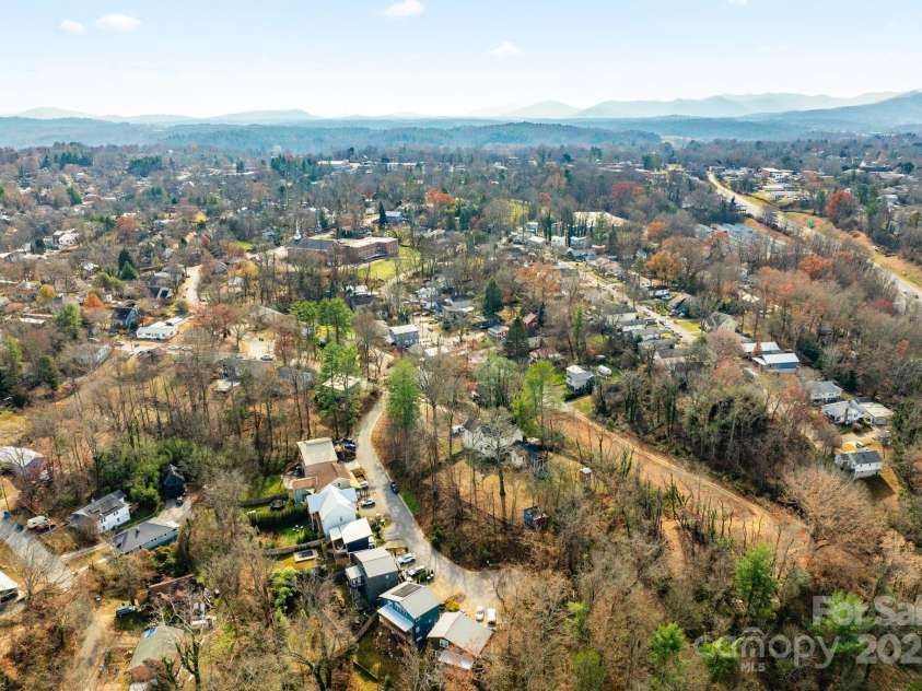 2 Worley Place, Asheville, NC 28806.  MLS# CAR4322493, YatesRealty ID 3813. 