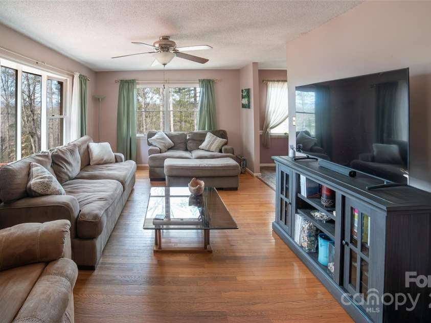 3154 Frank Whisnant Road, Morganton, NC 28655.  MLS# CAR4227309, YatesRealty ID 3813. Large Family Room