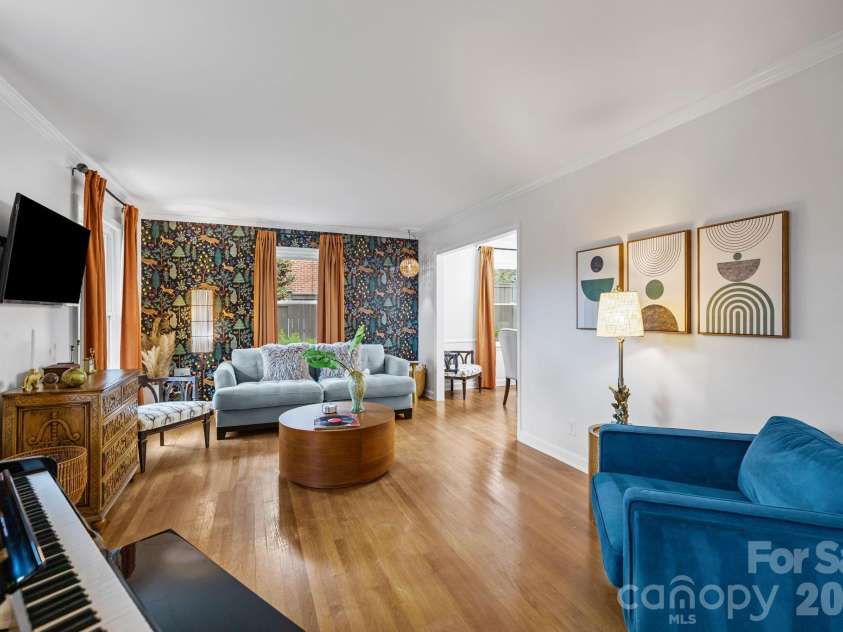 7423 Folger Drive, Charlotte, NC 28226.  MLS# CAR4353978, YatesRealty ID 3813. 