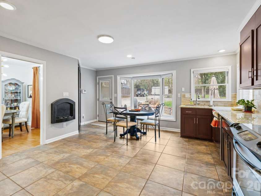 7423 Folger Drive, Charlotte, NC 28226.  MLS# CAR4353978, YatesRealty ID 3813. 