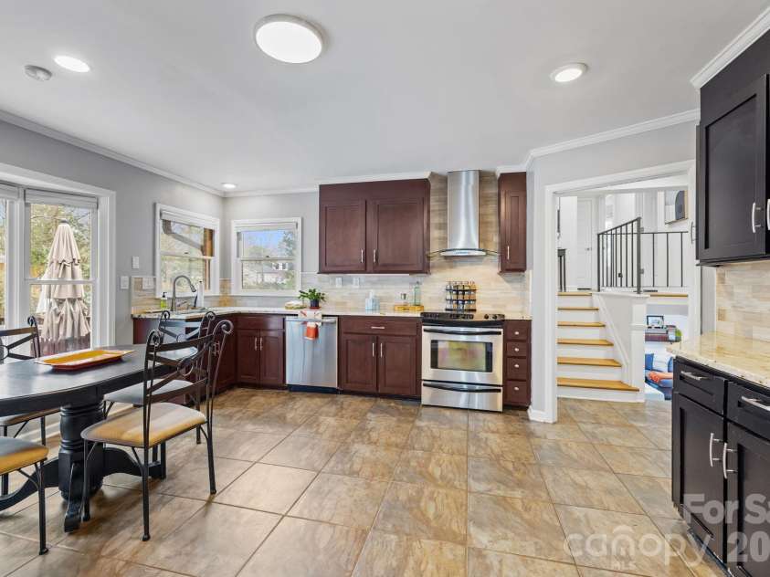 7423 Folger Drive, Charlotte, NC 28226.  MLS# CAR4353978, YatesRealty ID 3813. 