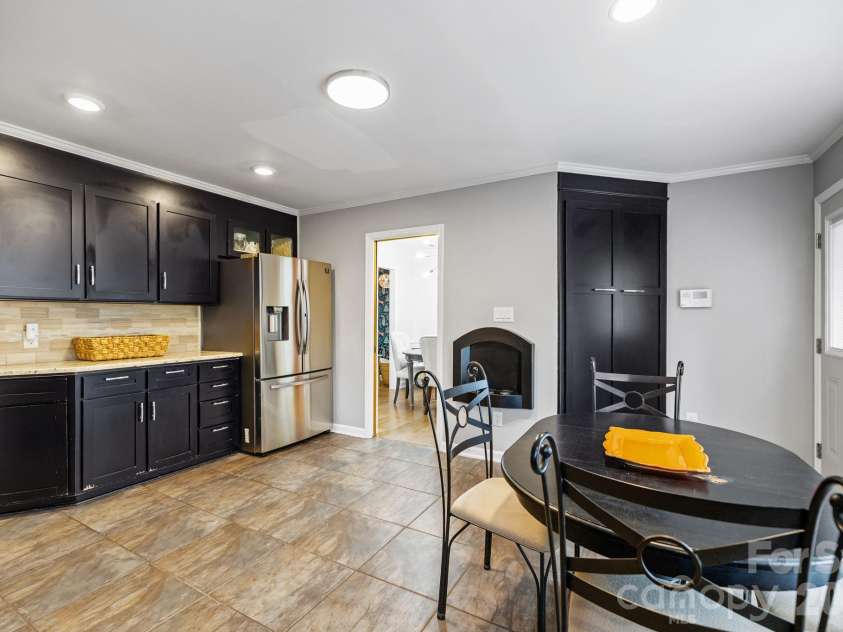 7423 Folger Drive, Charlotte, NC 28226.  MLS# CAR4353978, YatesRealty ID 3813. 
