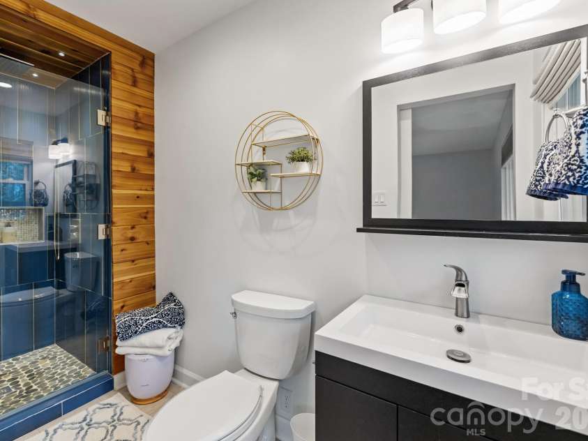 7423 Folger Drive, Charlotte, NC 28226.  MLS# CAR4353978, YatesRealty ID 3813. 