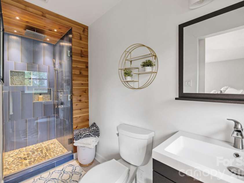 7423 Folger Drive, Charlotte, NC 28226.  MLS# CAR4353978, YatesRealty ID 3813. 