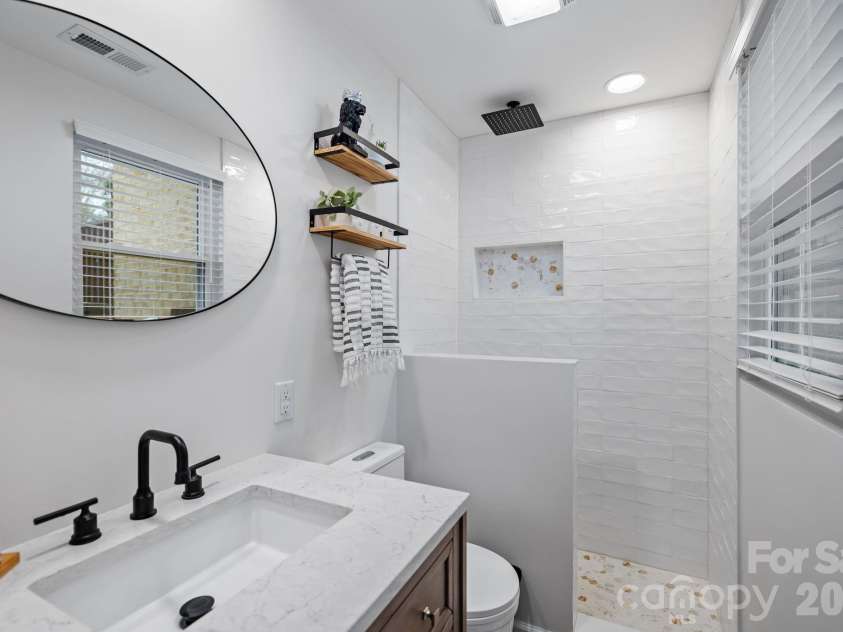 7423 Folger Drive, Charlotte, NC 28226.  MLS# CAR4353978, YatesRealty ID 3813. 