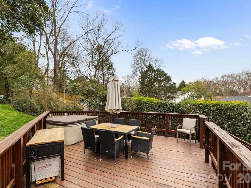 7423 Folger Drive, Charlotte, NC 28226.  MLS# CAR4353978, YatesRealty ID 3813. 