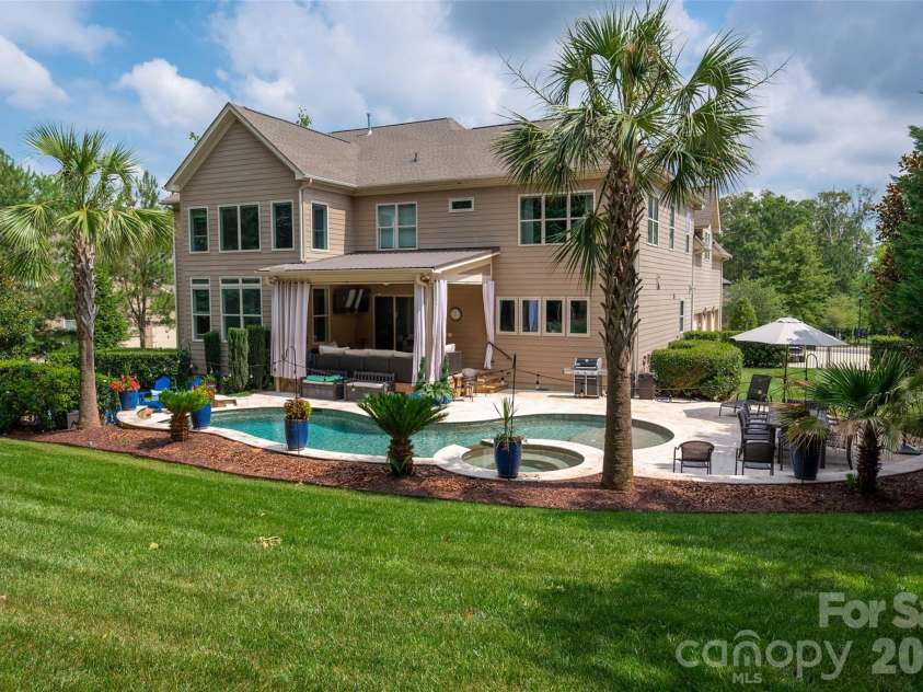 4013 Flowering Peach Road, Waxhaw, NC 28173.  MLS# CAR4402852, YatesRealty ID 38131. 