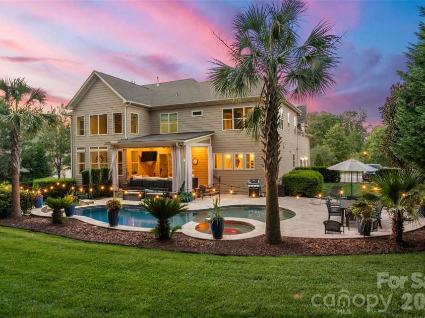 4013 Flowering Peach Road, Waxhaw, NC 28173.  MLS# CAR4402852, YatesRealty ID 38131. 