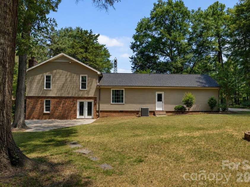 5381 Woodside Drive, Rock Hill, SC 29732.  MLS# CAR4398063, YatesRealty ID 38132. 