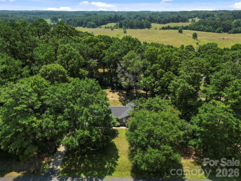 5381 Woodside Drive, Rock Hill, SC 29732.  MLS# CAR4398063, YatesRealty ID 38132. 