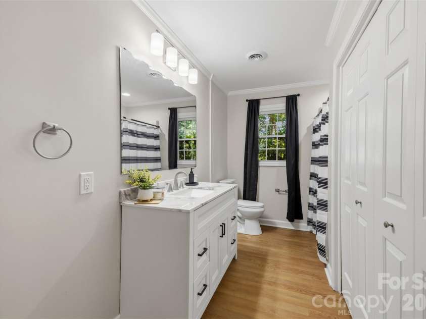 5381 Woodside Drive, Rock Hill, SC 29732.  MLS# CAR4398063, YatesRealty ID 38132. Lower Level Full Bath