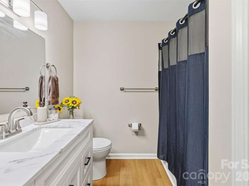 5381 Woodside Drive, Rock Hill, SC 29732.  MLS# CAR4398063, YatesRealty ID 38132. Upper Level Primary bathroom