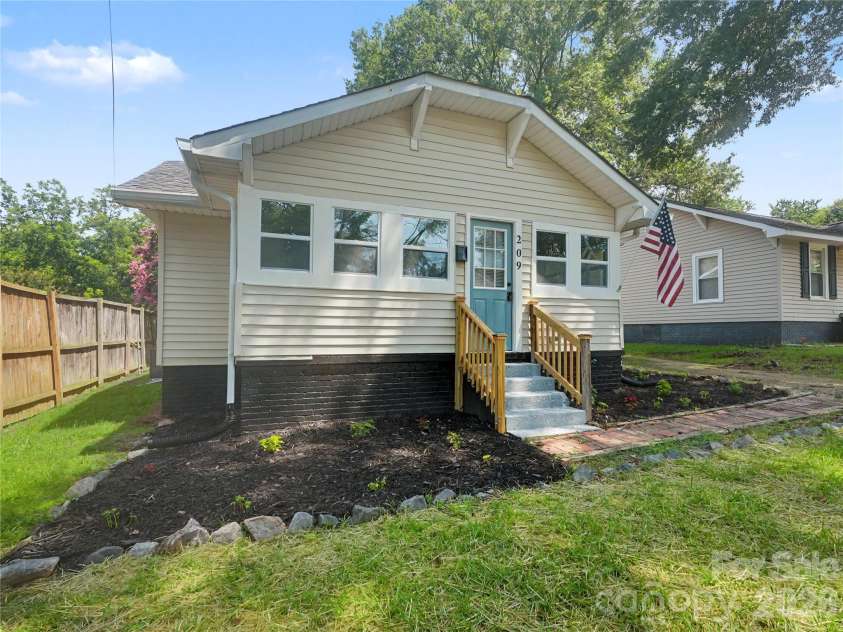 209 Caldwell Street, Kannapolis, NC 28083.  MLS# CAR4396589, YatesRealty ID 38133. 