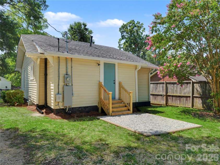 209 Caldwell Street, Kannapolis, NC 28083.  MLS# CAR4396589, YatesRealty ID 38133. 