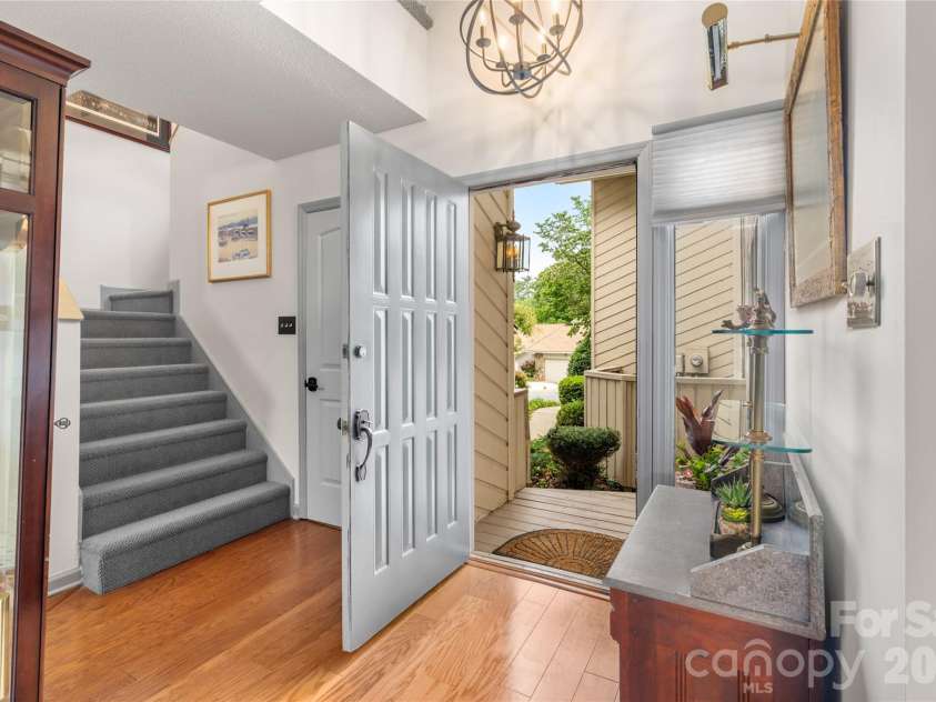 106 Deerlake Drive, Asheville, NC 28803.  MLS# CAR4403327, YatesRealty ID 38136. 