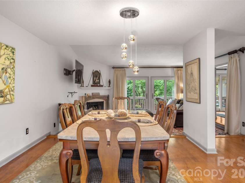 106 Deerlake Drive, Asheville, NC 28803.  MLS# CAR4403327, YatesRealty ID 38136. 