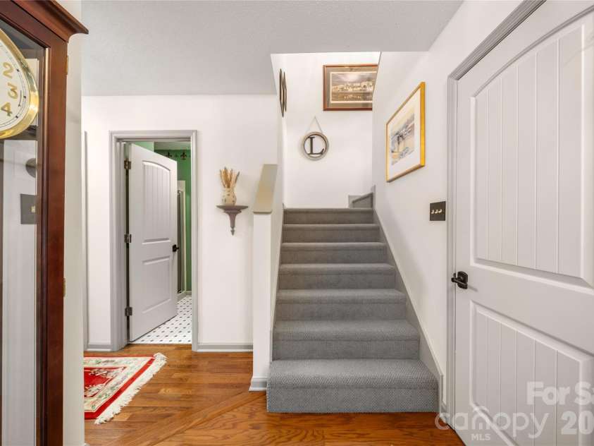 106 Deerlake Drive, Asheville, NC 28803.  MLS# CAR4403327, YatesRealty ID 38136. 