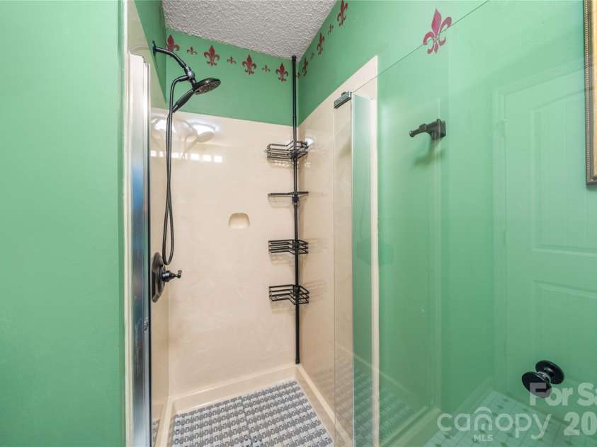 106 Deerlake Drive, Asheville, NC 28803.  MLS# CAR4403327, YatesRealty ID 38136. 