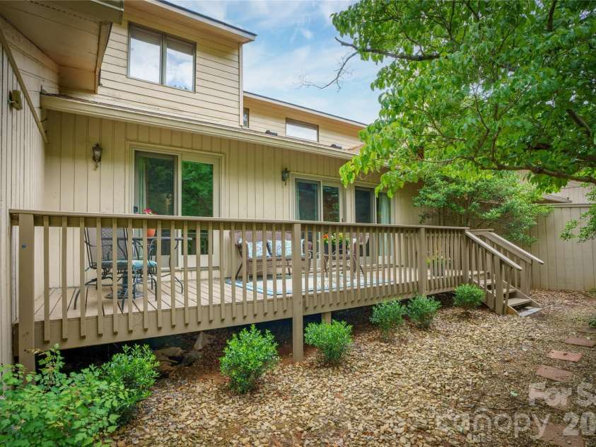 106 Deerlake Drive, Asheville, NC 28803.  MLS# CAR4403327, YatesRealty ID 38136. 