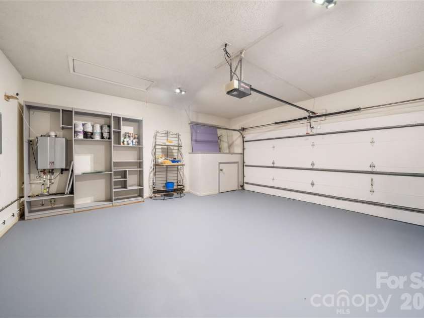 106 Deerlake Drive, Asheville, NC 28803.  MLS# CAR4403327, YatesRealty ID 38136. 
