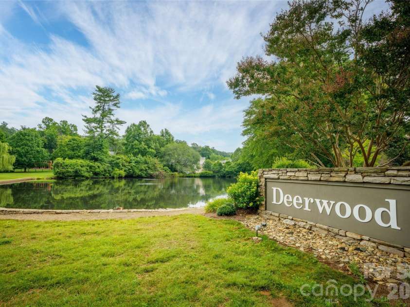106 Deerlake Drive, Asheville, NC 28803.  MLS# CAR4403327, YatesRealty ID 38136. 