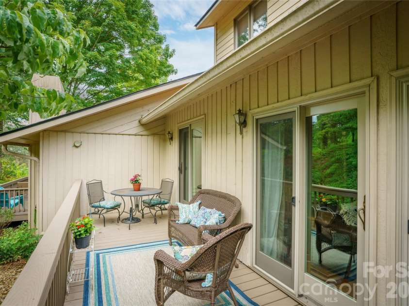 106 Deerlake Drive, Asheville, NC 28803.  MLS# CAR4403327, YatesRealty ID 38136. Back Deck