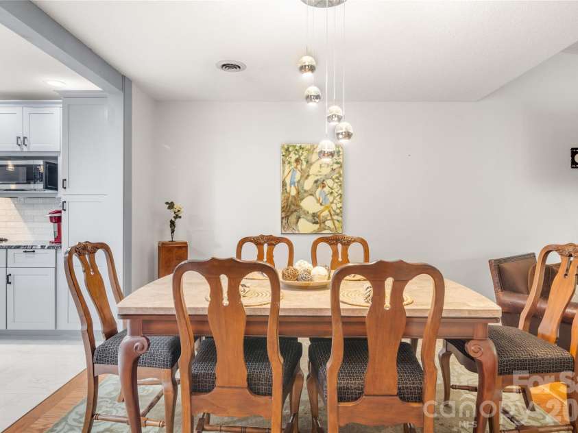 106 Deerlake Drive, Asheville, NC 28803.  MLS# CAR4403327, YatesRealty ID 38136. Dining Room