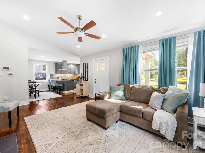1120 Meadow Lane, Charlotte, NC 28205.  MLS# CAR4397732, YatesRealty ID 38138. 